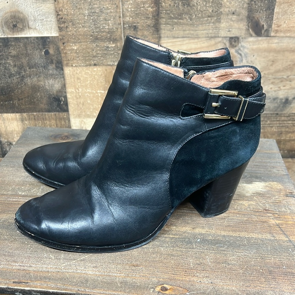 Louis et Cie Black Vasca Suede & Leather Chunky Heel Ankle Booties Womens Sz 8.5